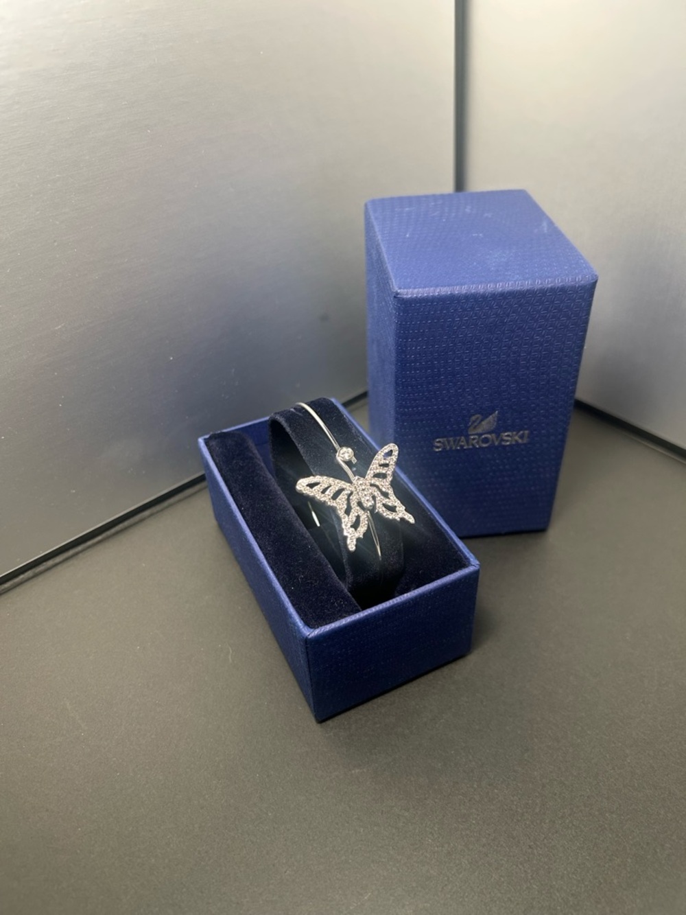 Swarovski Bracelet with Box - Picture 4 of 12